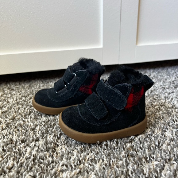 Ugg Baby Black Red Plaid Pritchard Boots Infant Newborn Size 0/1 - Picture 3 of 16